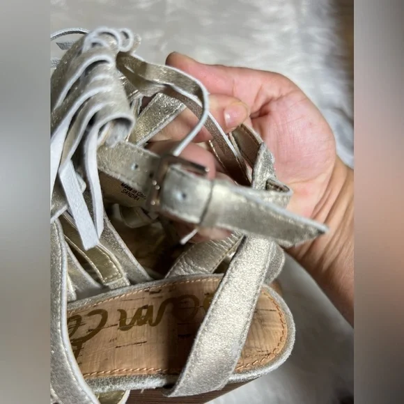 - SAM EDELMAN Gold Fringe Sandal Size 6 - Picture 3 of 17